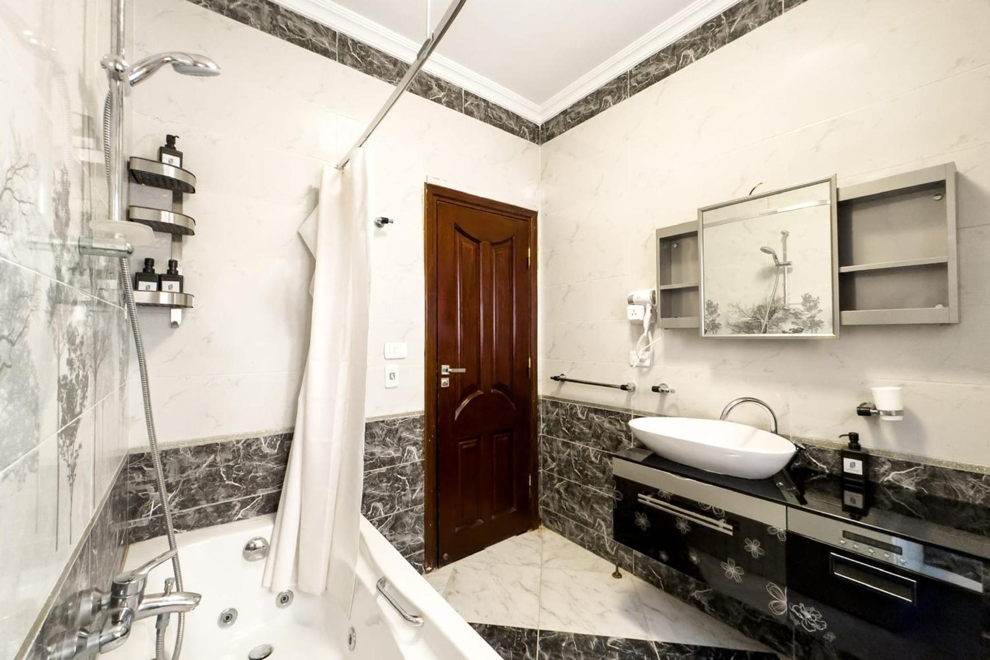 Apartment Serene & Spacey 2bdr 15 Min From Cai Airport *